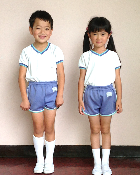 かわい幼稚園の制服、体操服一式-